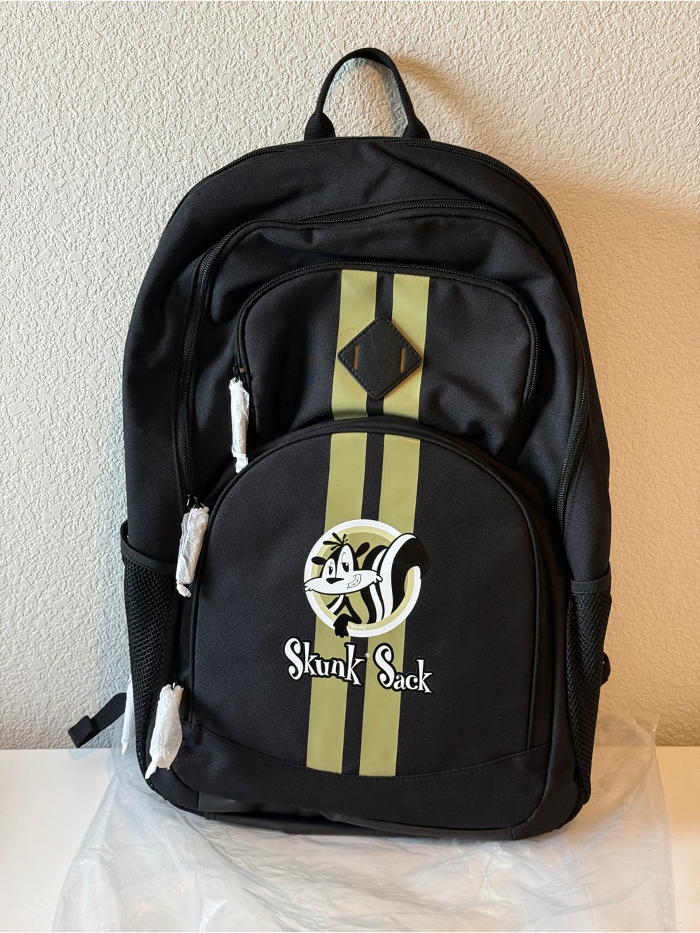 Skunk Brand Smell Proof Backpack BRAND NEW UNUSED !
